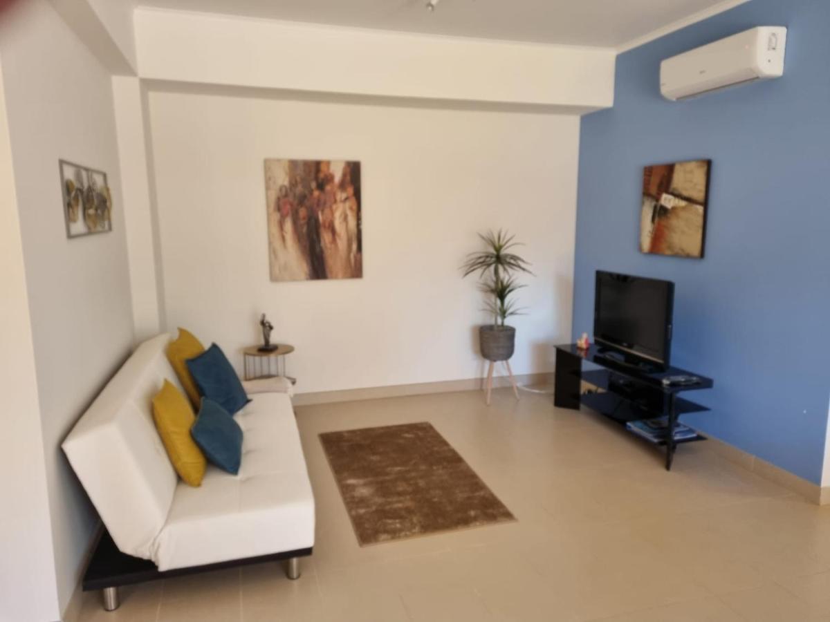 Marinho - 2 Bedroom 2 Bathroom Ground Floor Apartment With Communal Pool And Gardens Conceicao  Exterior photo